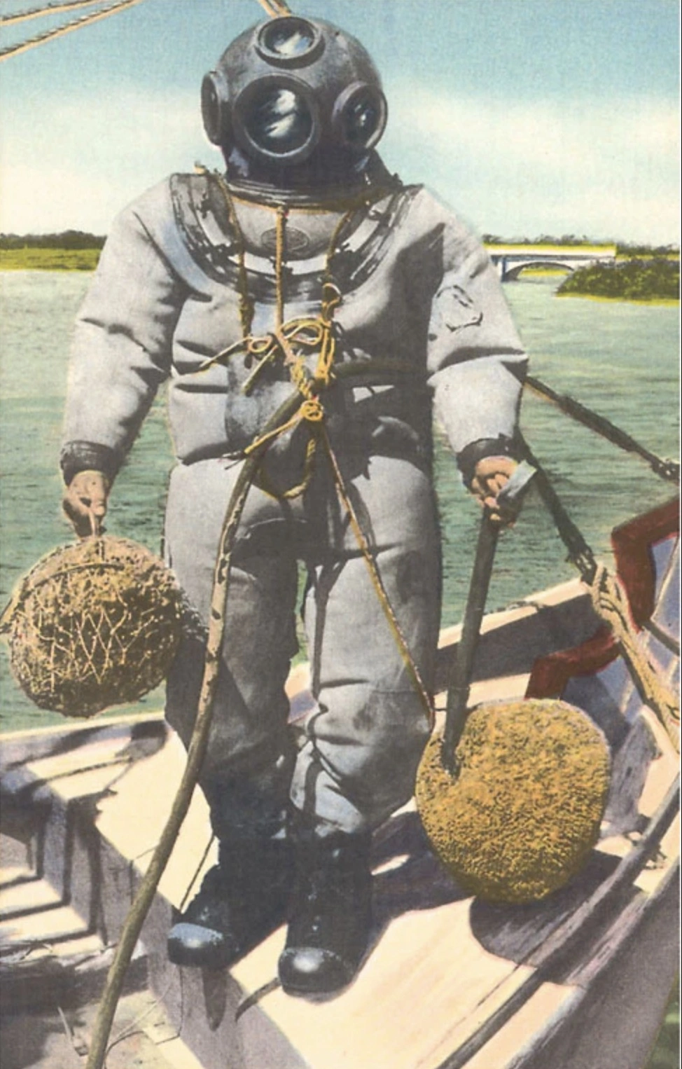 Exploring the Evolution of Diving Suits: A Collection of 37 Fascinating Historical Photos