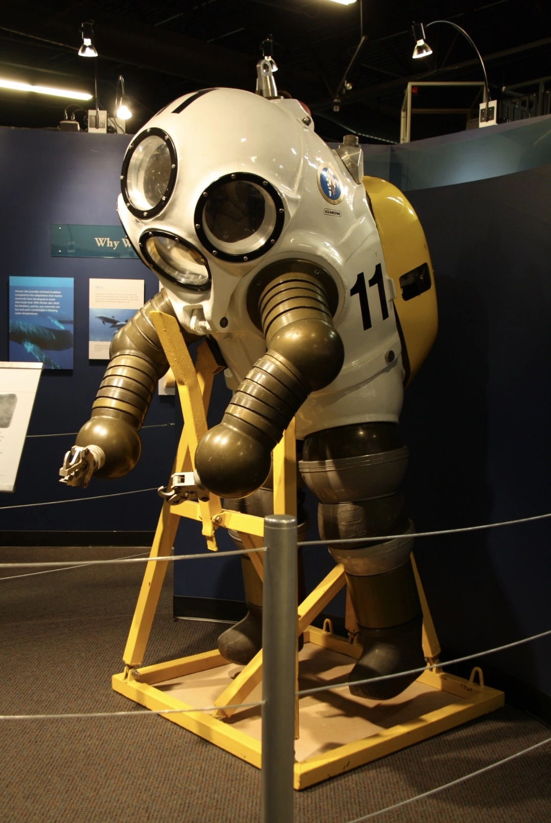 Exploring the Evolution of Diving Suits: A Collection of 37 Fascinating Historical Photos