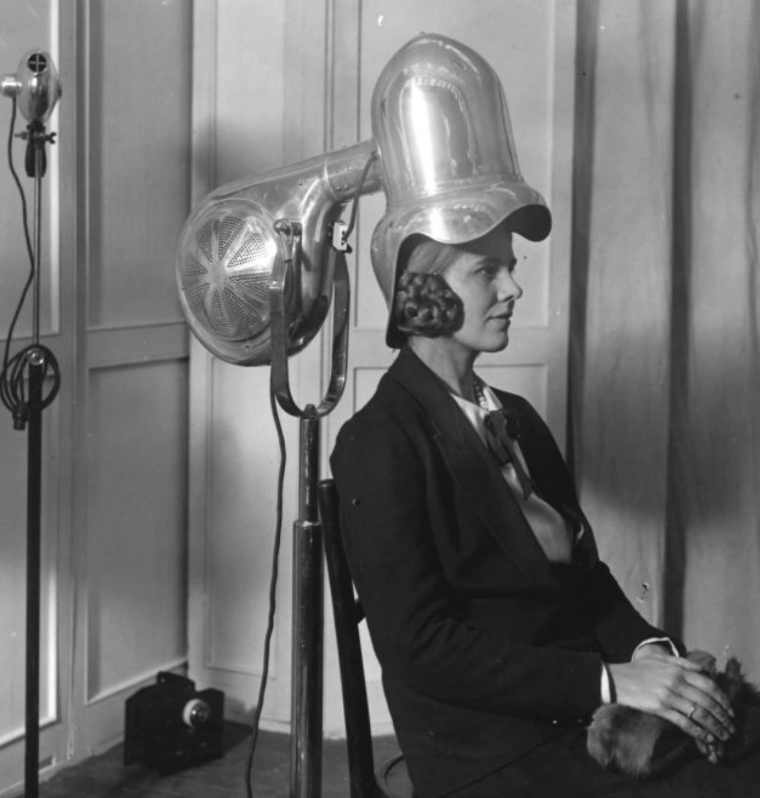 30 Retro Beauty Tools That Resemble Medieval Torture Devices