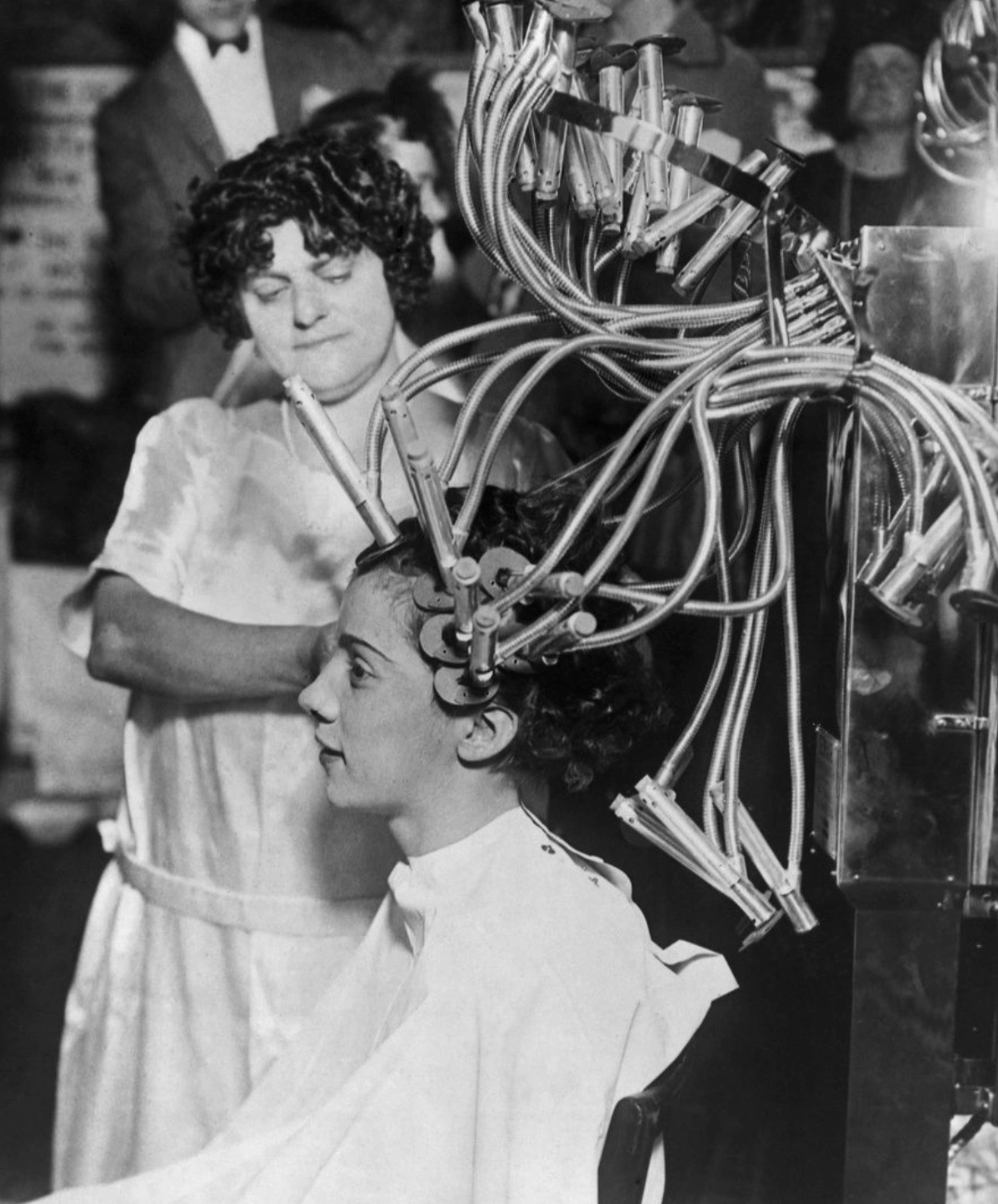 30 Retro Beauty Tools That Resemble Medieval Torture Devices