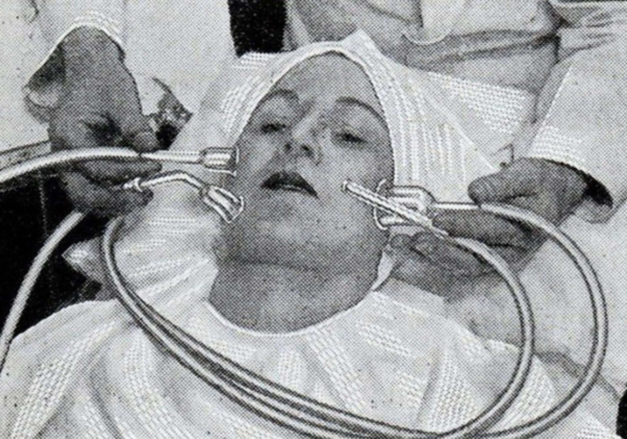 30 Retro Beauty Tools That Resemble Medieval Torture Devices