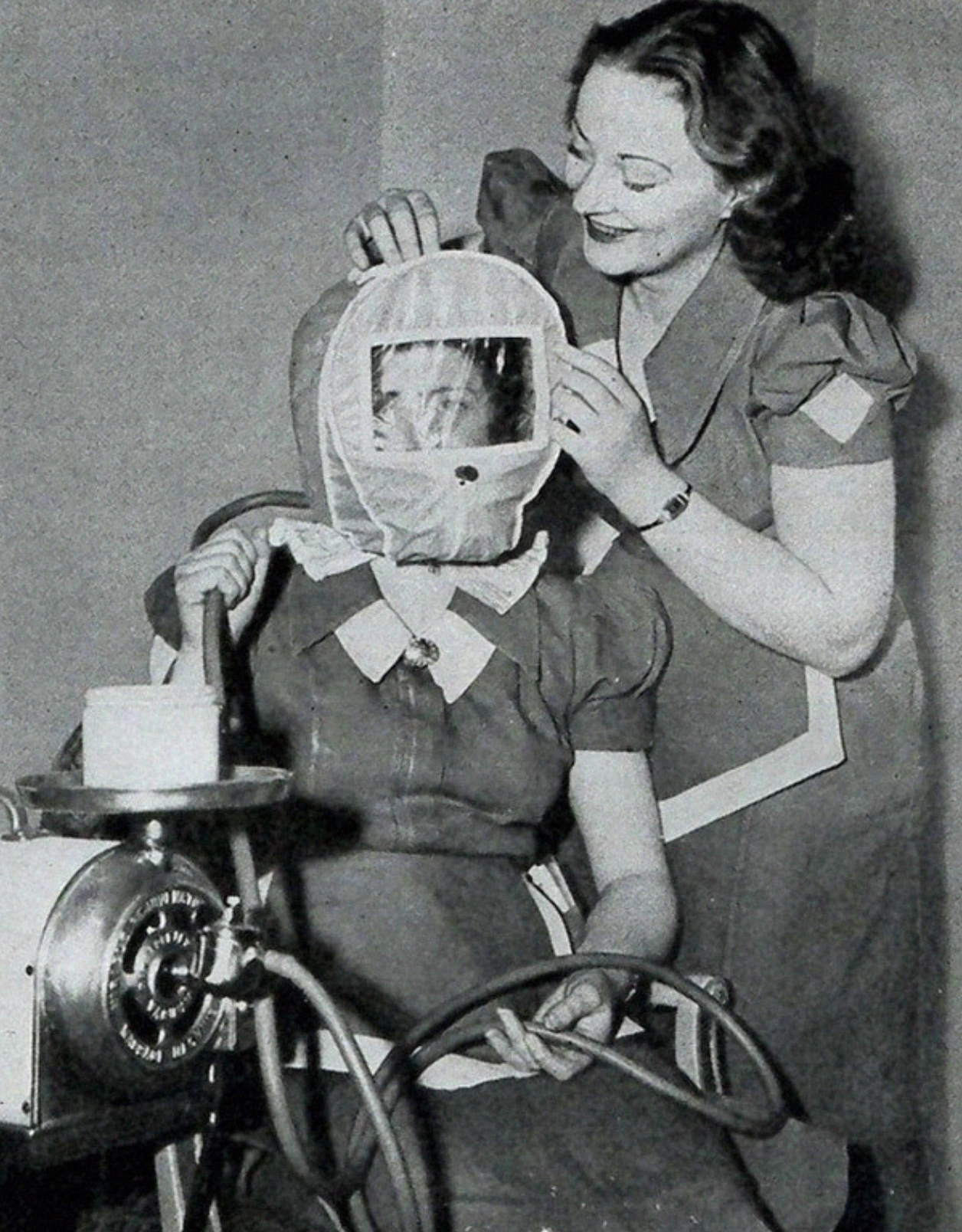 30 Retro Beauty Tools That Resemble Medieval Torture Devices