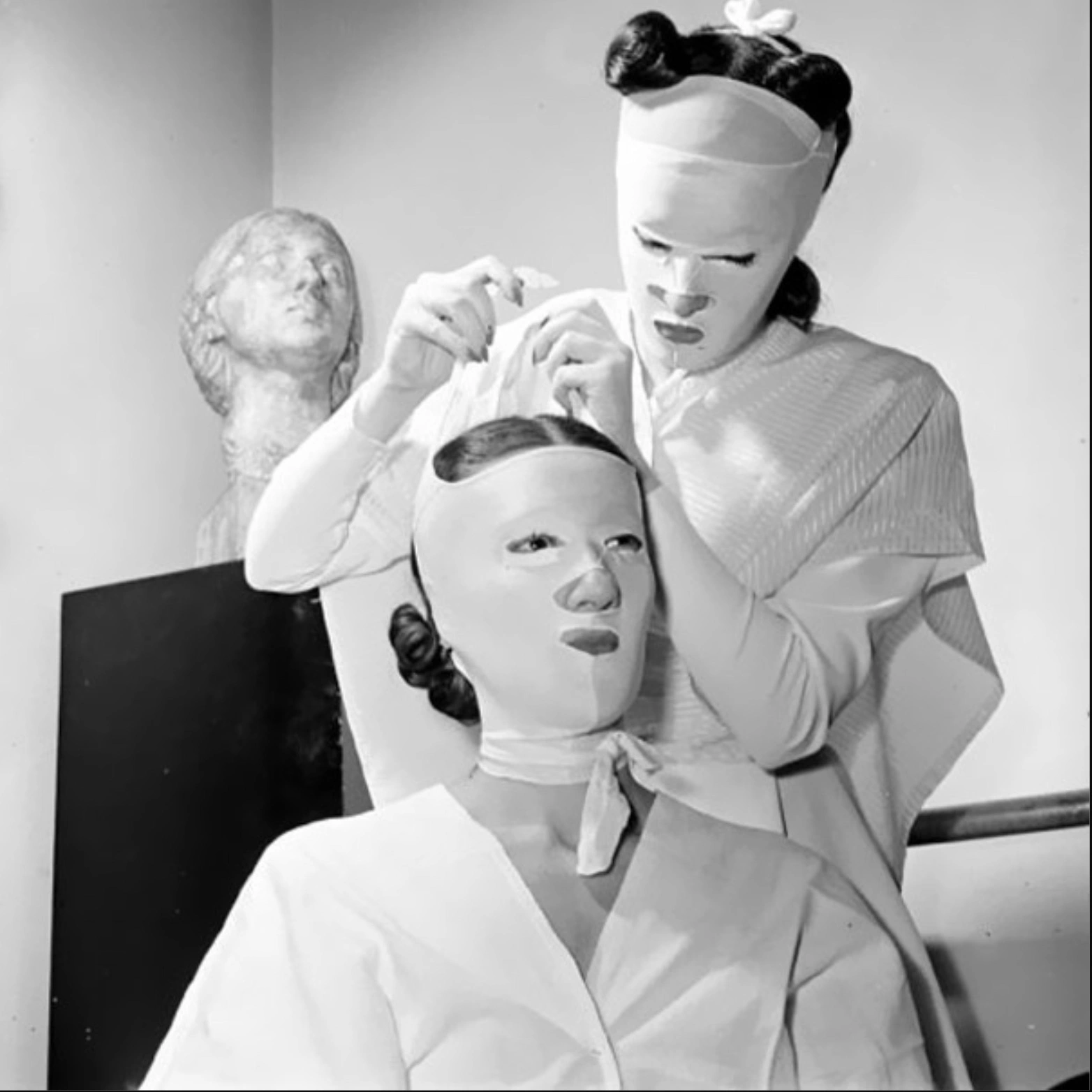 30 Retro Beauty Tools That Resemble Medieval Torture Devices