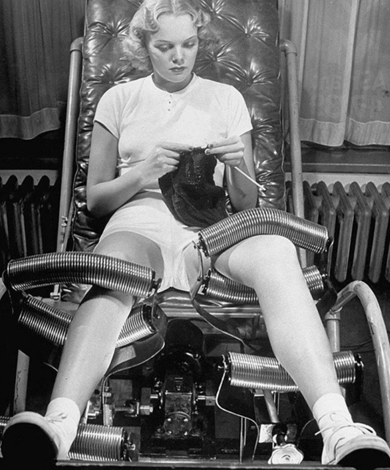 30 Retro Beauty Tools That Resemble Medieval Torture Devices