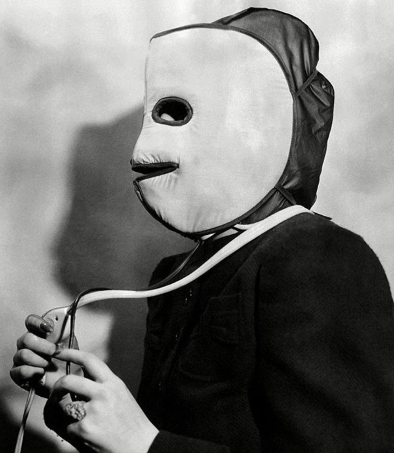 30 Retro Beauty Tools That Resemble Medieval Torture Devices