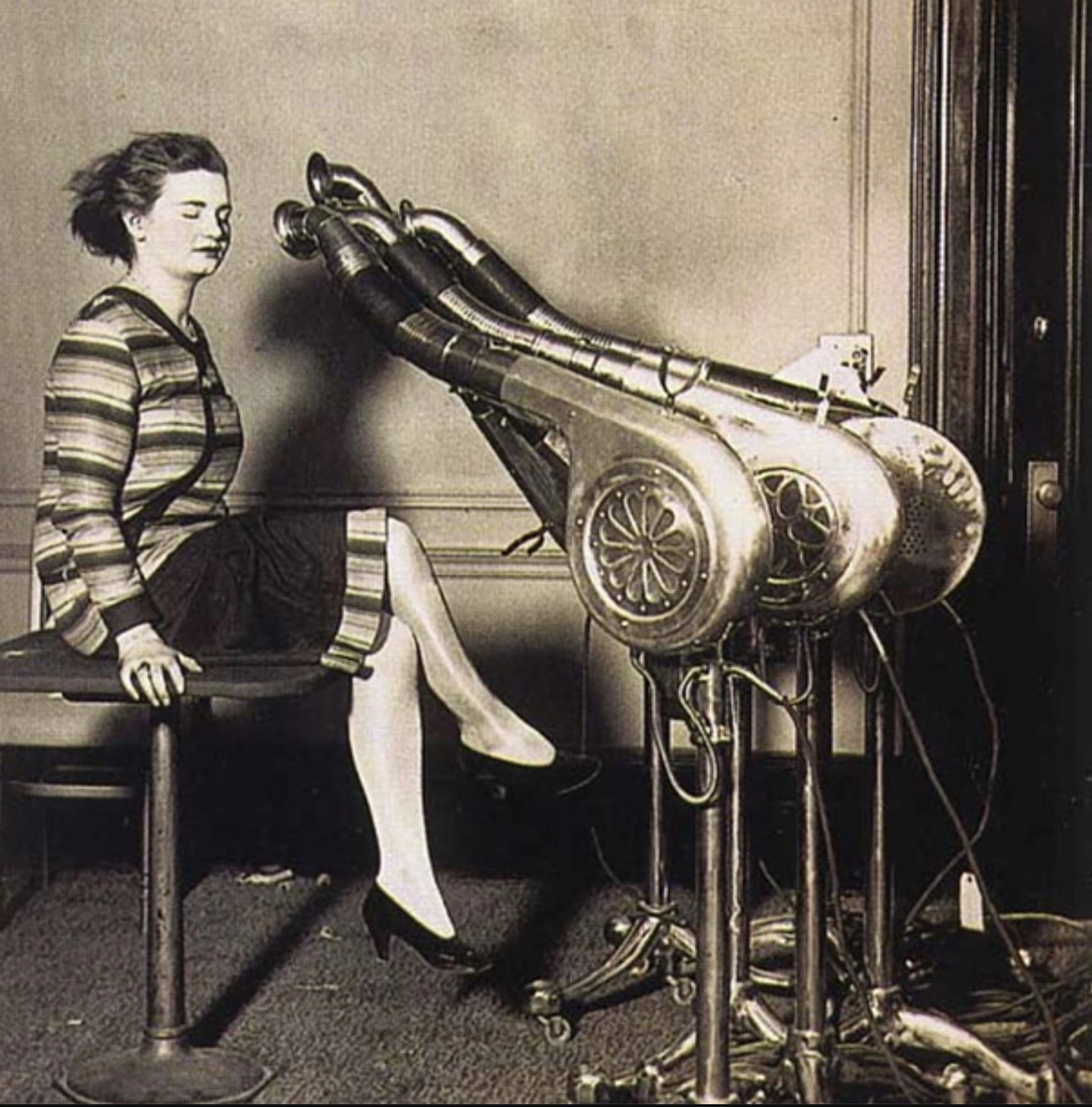 30 Retro Beauty Tools That Resemble Medieval Torture Devices