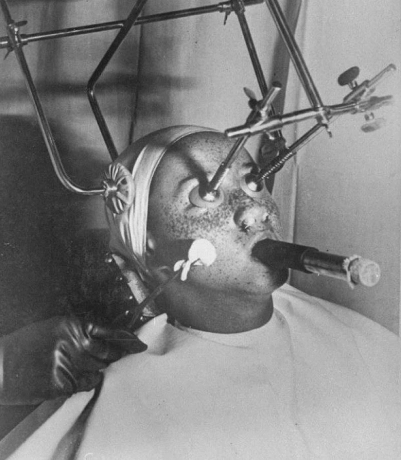 30 Retro Beauty Tools That Resemble Medieval Torture Devices