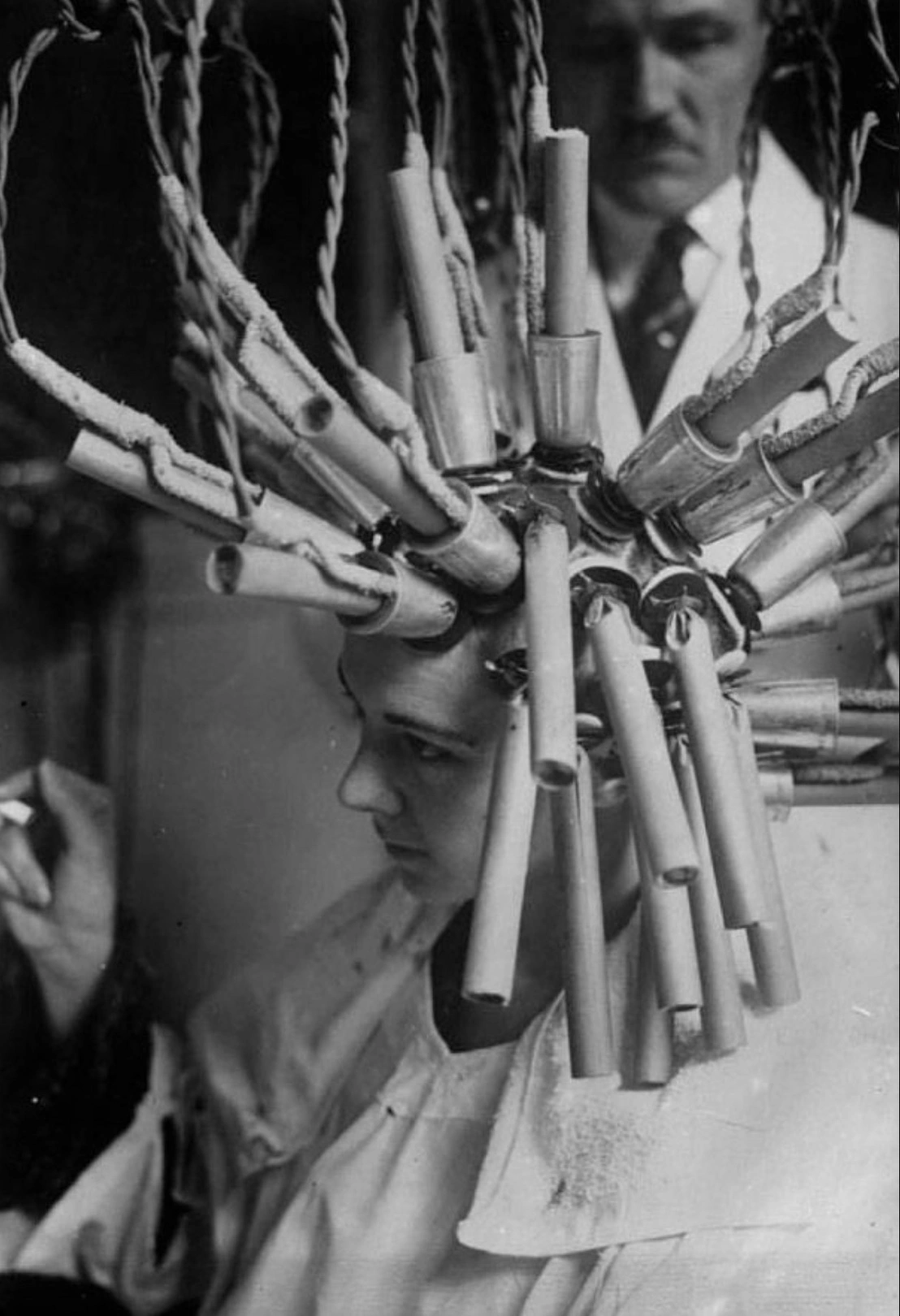 30 Retro Beauty Tools That Resemble Medieval Torture Devices
