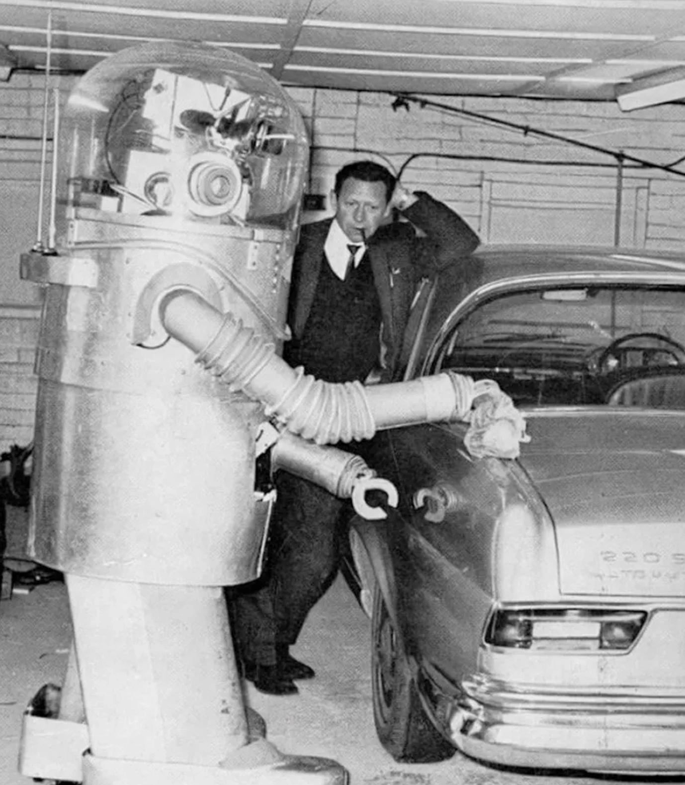 Tinker: The Tale of the Unsuccessful British Robot Butler