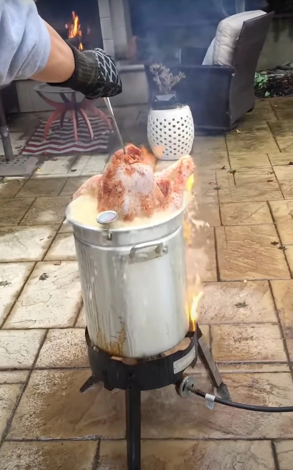 18 Thanksgiving Turkey Deep-Frying Fails: The Sequel