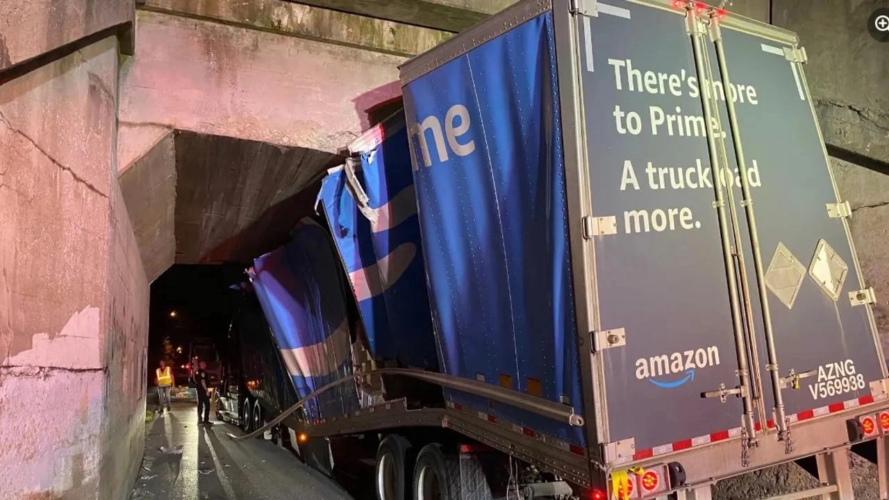 23 Truck Drivers Who Were Convinced They Could Squeeze Under That Bridge