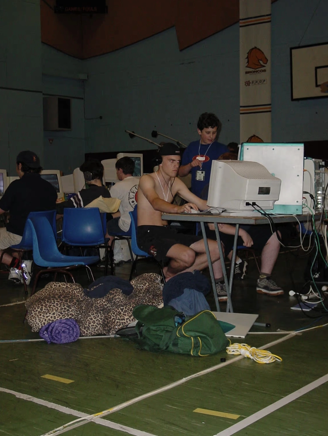 30 Sniff-Worthy Photos from LAN Parties