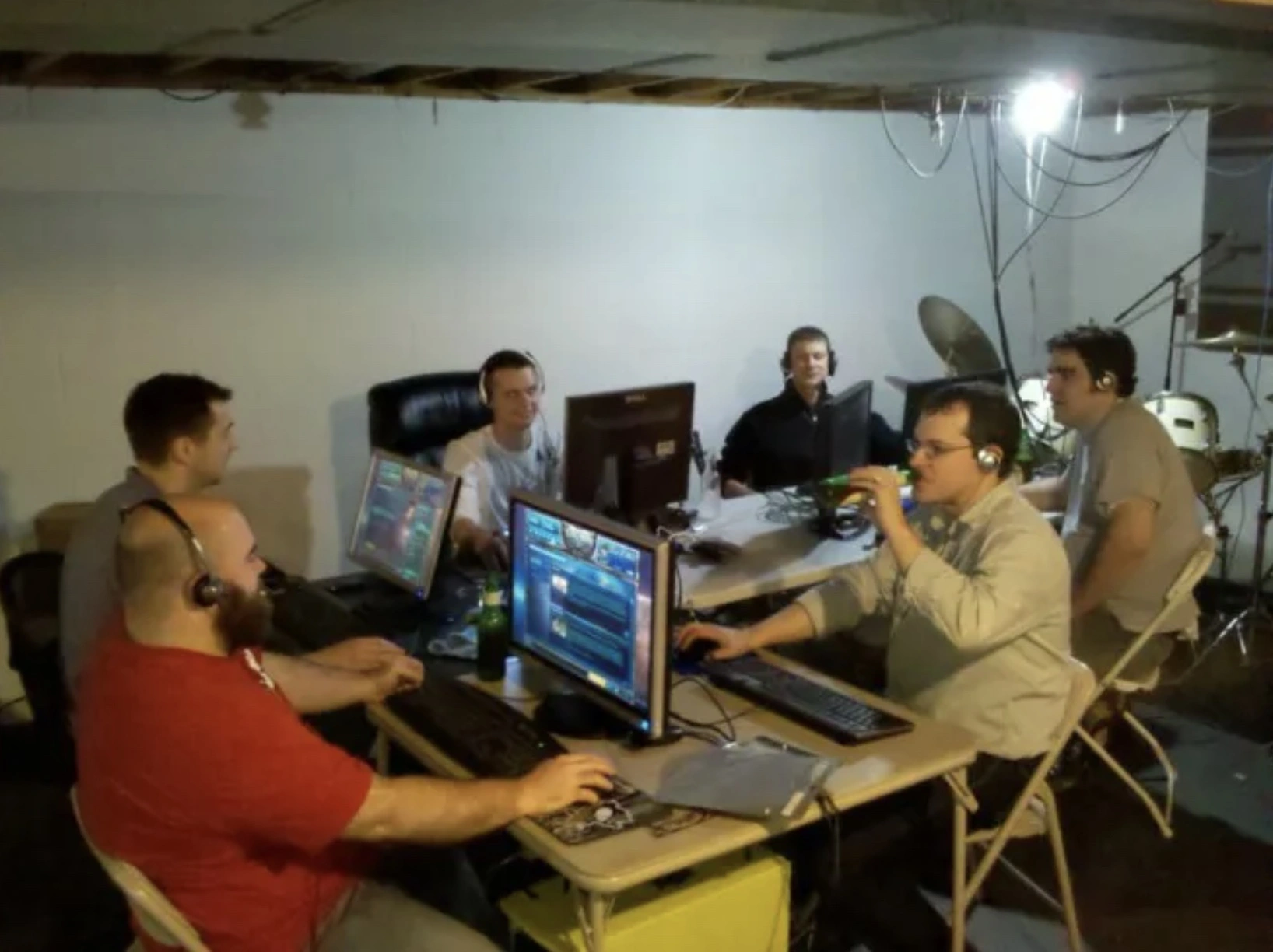 30 Sniff-Worthy Photos from LAN Parties