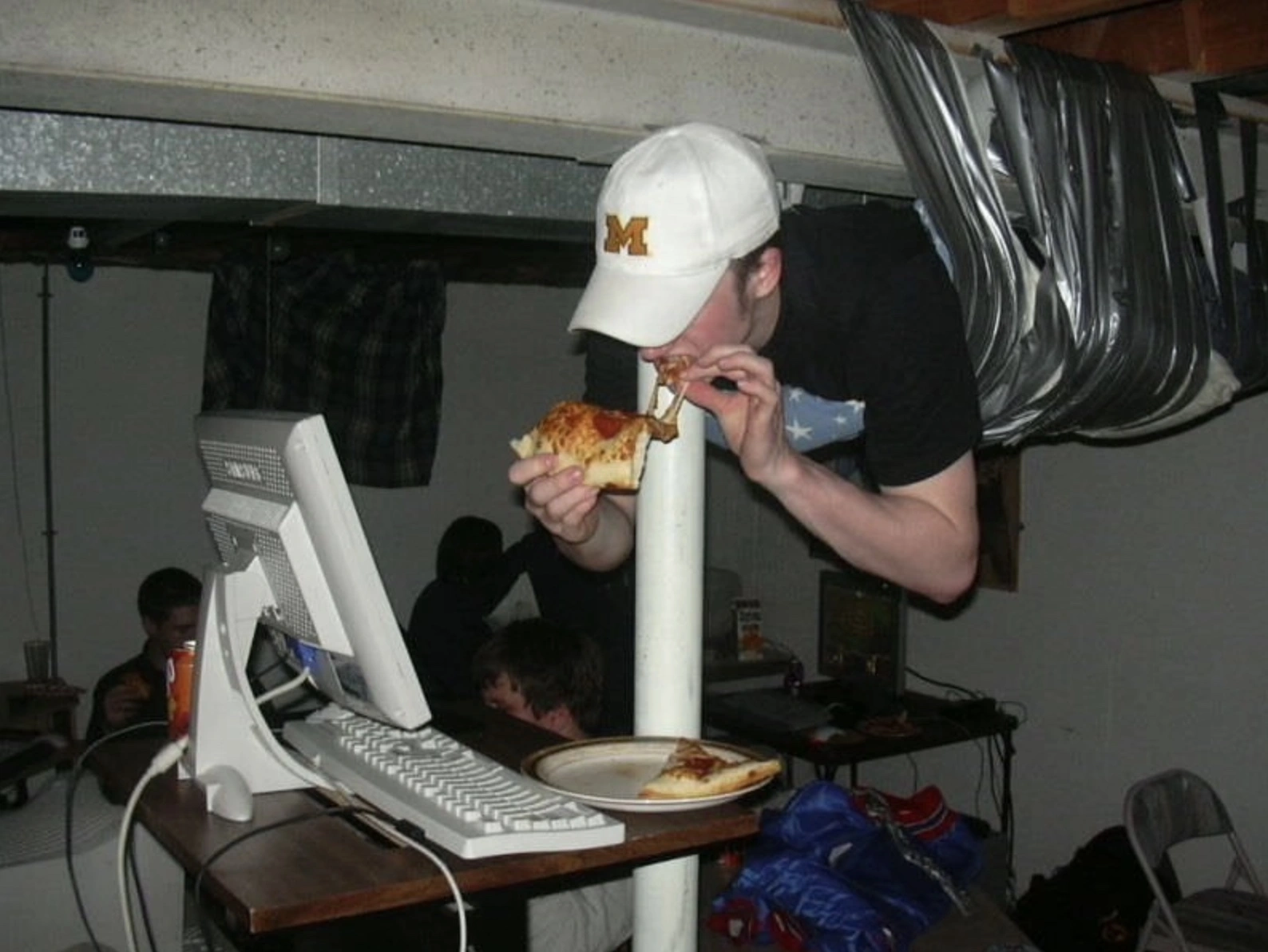 30 Sniff-Worthy Photos from LAN Parties