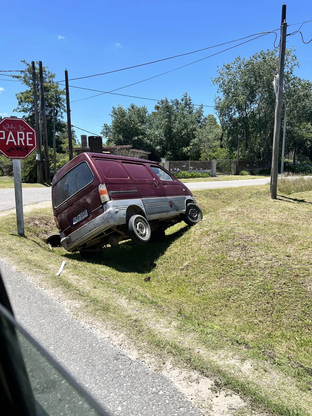 20 Photos That Will Have You Exclaiming 'That's Not a Parking Spot!'