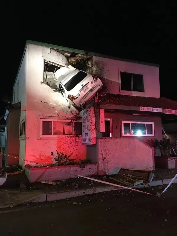 20 Photos That Will Have You Exclaiming 'That's Not a Parking Spot!'