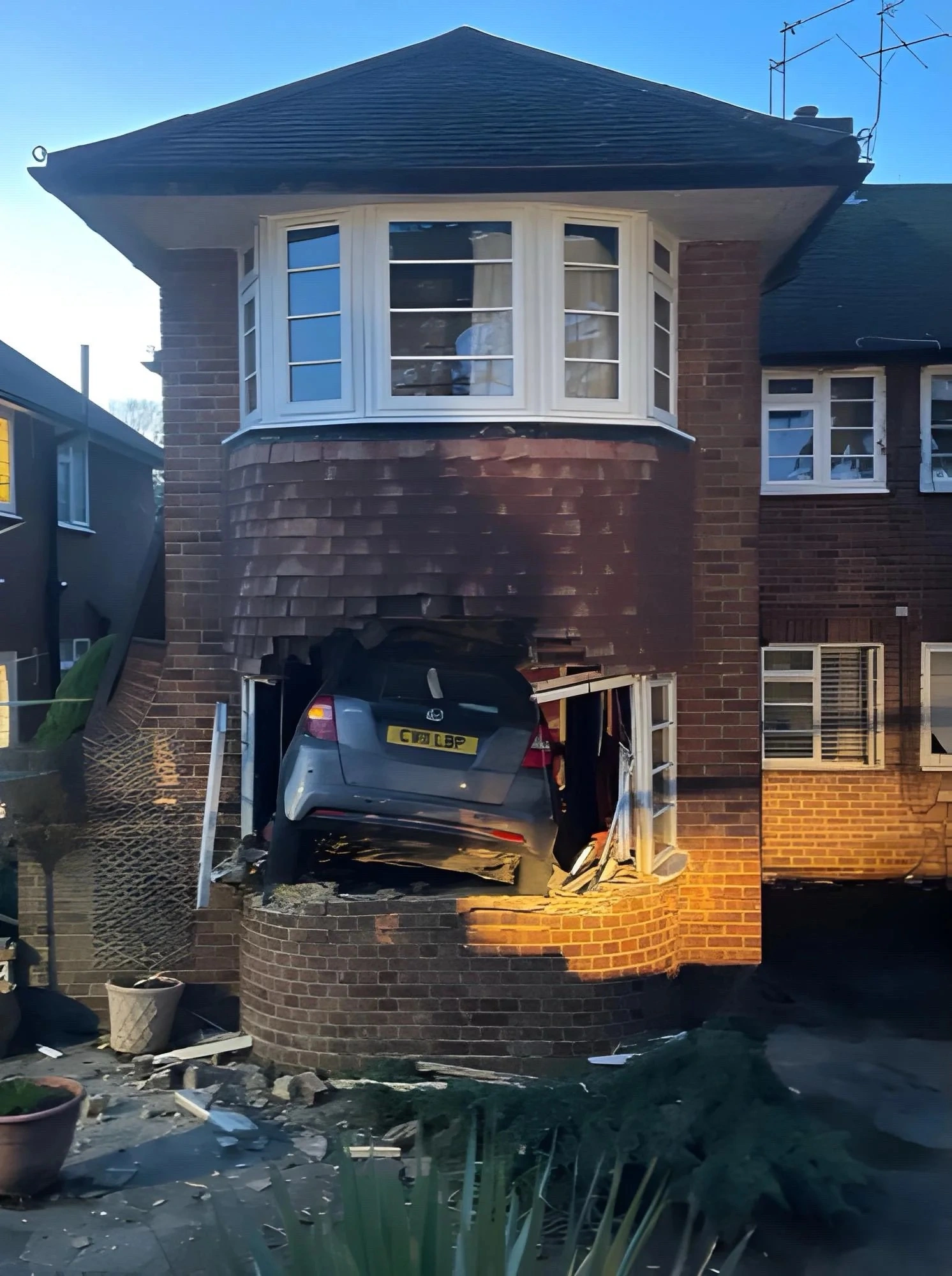 20 Photos That Will Have You Exclaiming 'That's Not a Parking Spot!'