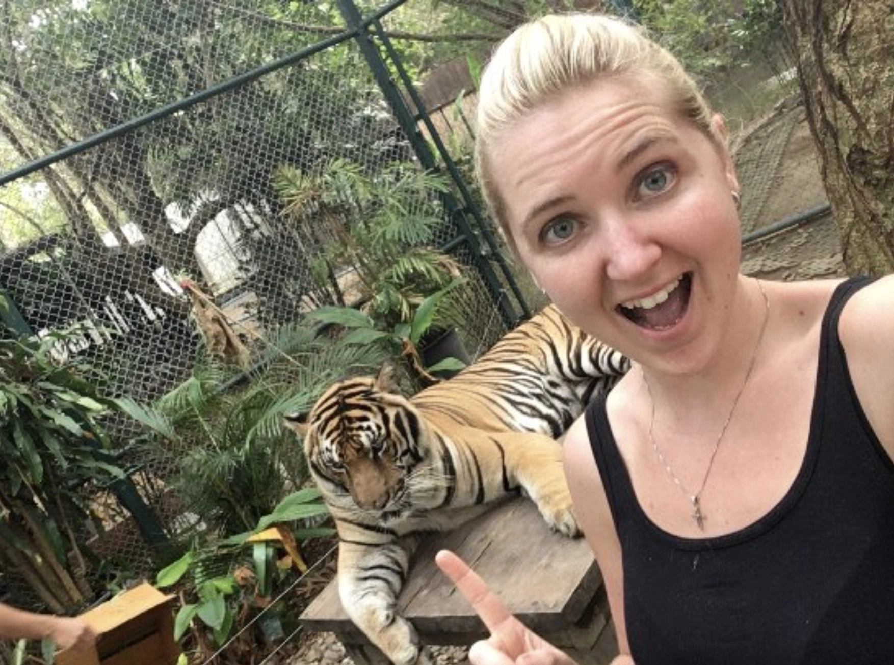 30 Individuals Who Risked Their Lives for a Selfie
