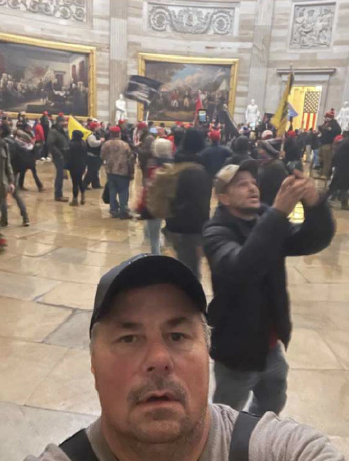 30 Individuals Who Risked Their Lives for a Selfie