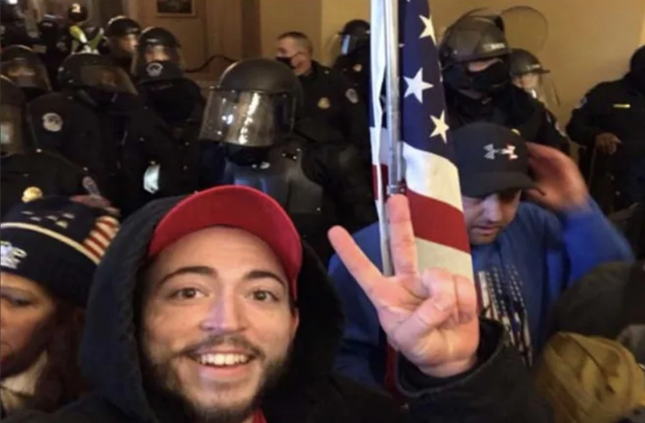 30 Individuals Who Risked Their Lives for a Selfie