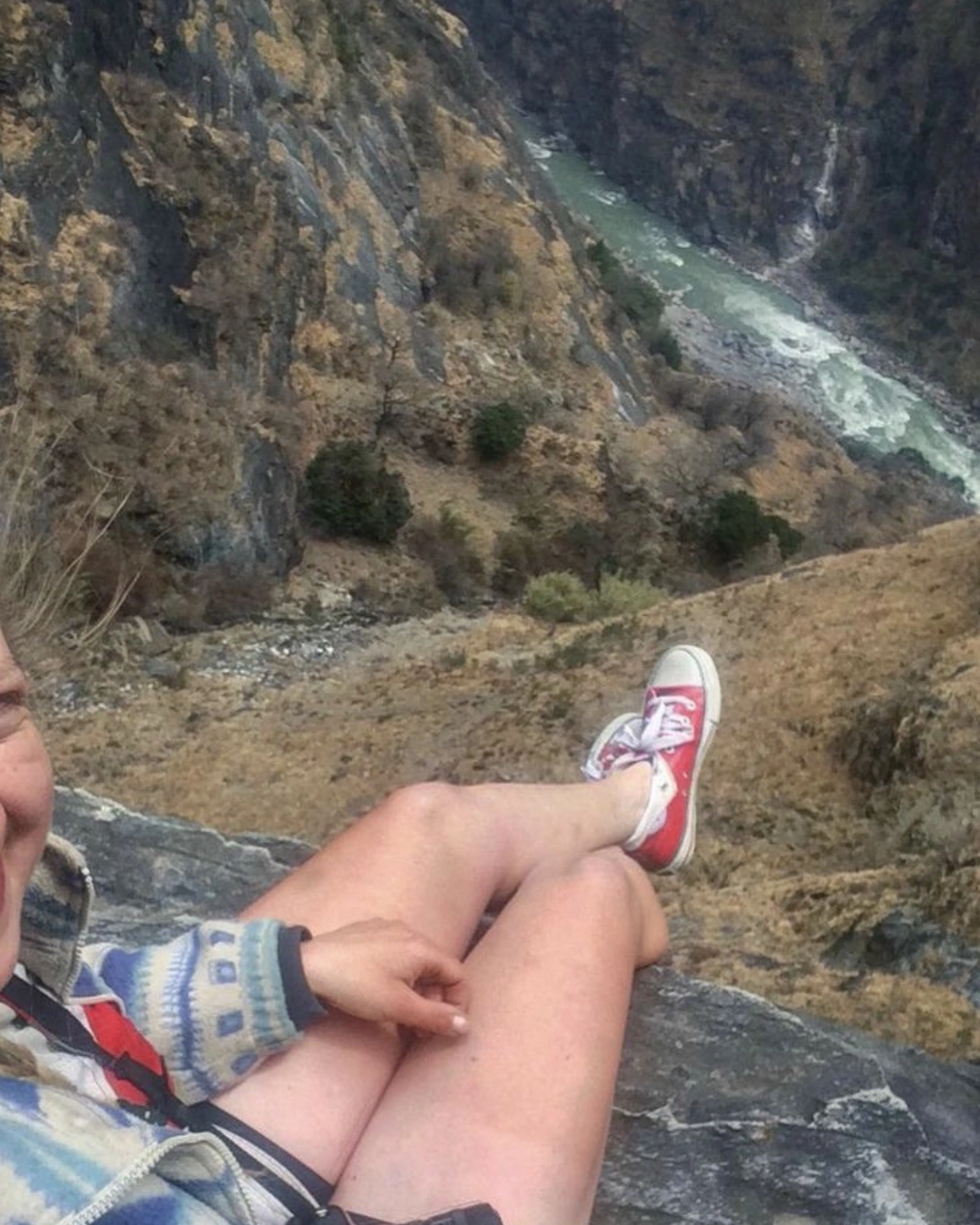 30 Individuals Who Risked Their Lives for a Selfie